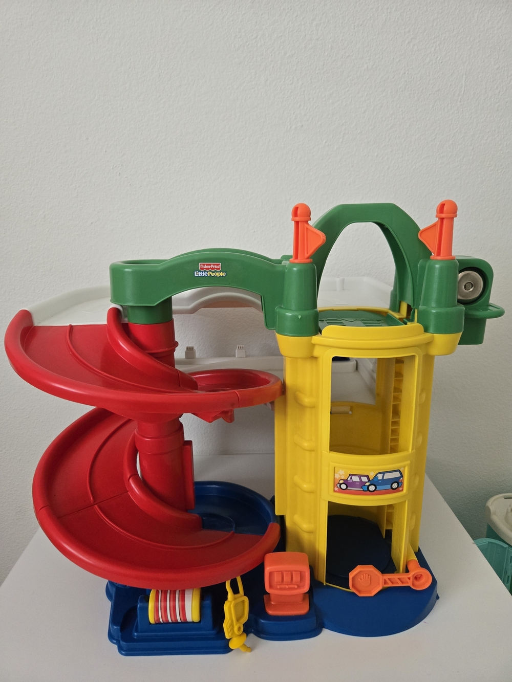 2006 Fisher-Price Little People Racin' Ramps Garage playset